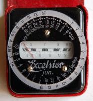 Excelsior junior típusú fénymérő, tisztításra szorul /
Light meter needs repair