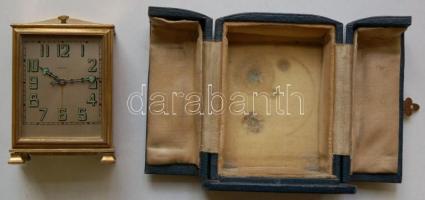 cca 1920 Zenith márkájú svájci utazóóra saját dobozában, működőképes, de javításra szorul/
Swiss tra...