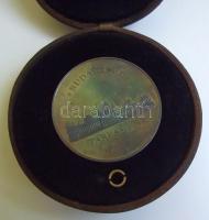 Bozó Gyula (1913-2004) DN. "Magyar Köztársaság Országgyűlése" ezüstözött fém emlékérem (42...