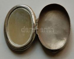 Kis nyakba akasztható fém púderkompakt szép és hibátlan zománcozott fedővel /
Vintage compact with n...