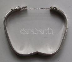 Kézzel vésett ezüst (Ag) karperec /
Engraved silver bangle 22,60 6x5cm