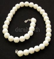 Faragott fehér korall nyaklánc ezüst (Ag) szerelékkel /
Carved white coral necklace with silver acce...