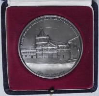 Brazília DN Sao Paulo alapításának emléket állító fém emlékérem a jezsuita kollégiummal szign.: Olimpica (68mm) T:2 dísztokban  Brasil ND The foundation of Sao Paulo with the Jesuit Pateo do Collegio - metal medallion (68mm) sign.: Olimpica C:XF in case