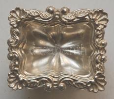 cca 1890 Díszes ezüst (Ag) fűszertartó, jelzés nélkül, M.A. monogrammal /
Silver spice holder 19,4gr