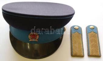 Vöröscsillagos rendőrtiszti tányérsapka tiszti váll-lapokkal / Vintage Hungarian police officer cap and shoulder badges