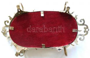 cca 1900 Szépen megmunkált réz palacktartó kosárka bársony aljjal, az egyik lába pótolt (!) /
Vintag...