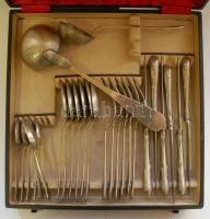 cca 1940 6 személyes, alpakka evőeszköz-készlet keménydobozban, szép állapotban / Set of alpakka cut...