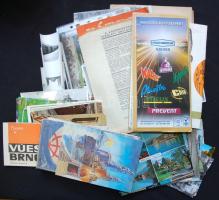 Nagy vegyes papírrégiség tétel: térkép, képeskönyv, kártyanaptár, menetrend, fotók, árverési katalóg...