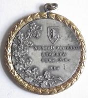 1942.X.6. "Aradi 13 Vértanú Staféta" Levente sport díjérem (49mm) aranyozott babérkoszorú ...