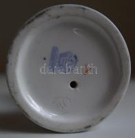 Vegyes porcelán tétel: 2 db Hollóházi korsó, 6 db kávéscsésze, kerámia kancsó, cukorkakínáló, korsó,...