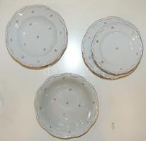 Pajzspecsétes háború előtti 6 személyes Zsolnay étkészlet. 3-féle tányér, 3 húsos és süteményes tál,...