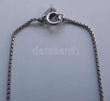 Sterling ezüst nyaklánc jelzéssel és fém medállal (Br.:3.69g)
Sterling silver necklace with metal me...