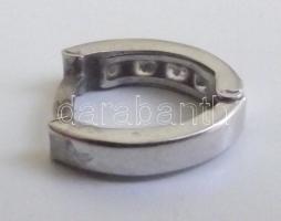 14K fehérarany fülbevaló, párja nélkül (0.66g)
14K white gold earring in good condition (0.66g)