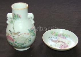 ~1900 Kínai kézzel festett porcelán szakés tálka és edény, jelzett, jó állapotban / Handpainted chinese porcelain sake bowls 13 cm, 10 cm