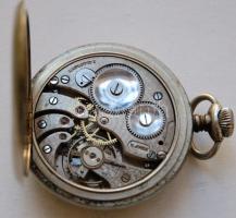 cca 1900 Zsebóra másodpercmutatóval, sérült porcelán számlappal , remekül jár /
Vintage pocket watch...