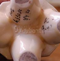 cca 1900 Kézzel festett szecessziós majolika vázapár alig észrevehető sérülésekkel (kis lepattogzás,...