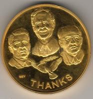 NSZK 1989. "Berlin Wall" exrém nagyméretű piefort emlékérem "Kösöznet Magyarországnak - berlini fal ledöntése" rajta Reagen, Gorbacsov, Carter T:PP pici ph.