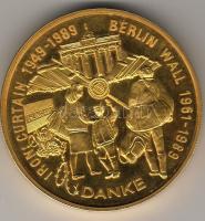NSZK 1989. "Berlin Wall" exrém nagyméretű piefort emlékérem "Kösöznet Magyarországnak...