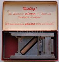 Brico márkájú régi német borotvapenge-élező eredeti dobozában / Vintage German razor blade sharpener