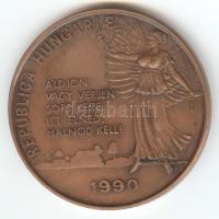 Bajnok Béla (1937-) 1990. "Magyar Köztársaság kikiáltása emlékére" Br emlékérem (42mm) T:1