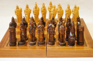 Komplett sakk-készlet táblával, faragott fa bábukkal / Complete wooden chess set 15cm/piece