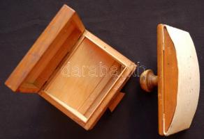 Régi fa tapper és egy cigaretta-adagoló szerkezet