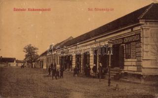 Kiskunmajsa Szentháromság tér, könyvkereskedés és könyvnyomda (EK)