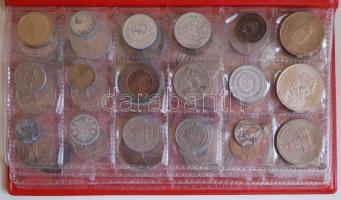 Vegyes magyar és külföldi hobbi gyűjtemény albumba rendezve, közte pár ezüst éremmel, magyar dénárra...