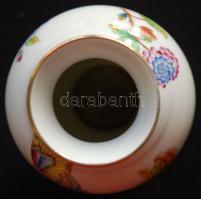 Kézzel festett Viktória-mintás jelzett Herendi porcelán váza hibátlan állapotban /
Handpainted Heren...