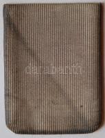 Ezüstszálakkal szőtt régi igazolványtok magyar címerrel az elején, kissé kopottas 9,5x12,5cm