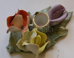 Finom, rózsákkal díszített porcelán gyertyatartó Aquincum / Candle holder