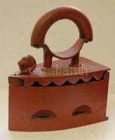 Magus öntöttvas oroszlánfejes szenes vasló, 3-as méretben / Vintage iron, size 3, 23x19x9cm