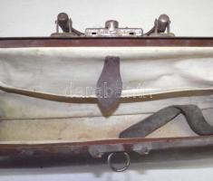 cca 1930 Bőr orvosi táska /
Leather medical bag 50x18x10cm
