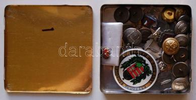 Klf katonai gombok, jelvények kitűzők / Military buttons, badges