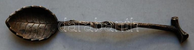 Egyedi formájú jelzett iparművész mokkáskanál /
Coffee spoon