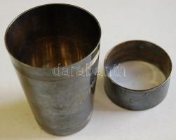 Jelzett berndorfi Krupp ezüstözött keresztelő pohár és egy díszes szalvétagyűrű mindkettő "Irén" gravírozással / A.Krupp Berndorf silver plated baptism cup and metal napkin ring 8,5cm d: 6cm and d: 5,5cm