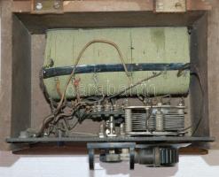 cca 1930 Pallaphon-Duplex detektoros rádió fejhallgatóval /
Pallaphon-Duplex radio and head-set