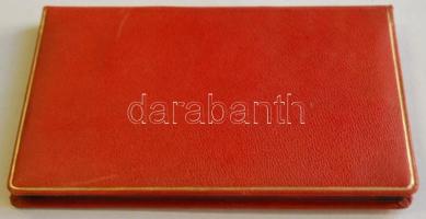 cca 1900 Használatlan bőrkötéses emlékkönyv festett lapszélekkel 
/ Unused memory book in leather bi...