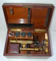 1869 Ernst Gundlach V. No 356 réz mikroszkóp minden tartozékával eredeti dobozában /
Ernst Gundlach ...