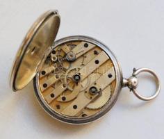 cca 1880 Ezüst (Ag) kulcsos zsebóra eredeti üveggel, porcelán számlappal, másodpercmutatóval a fogan...