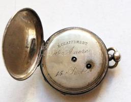 cca 1880 Ezüst (Ag) kulcsos zsebóra, hibátlan porcelán számlappal, másodpercmutatóval. Kiválóan műkö...