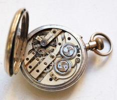 cca 1890 Ezüst (Ag) zsebóra hibátlan porcelán számlappal, másodpercmutatóval. Kiválóan működik /
Sil...