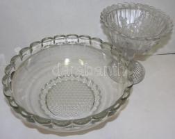 Nagy vegyes bolhapiac tétel: üvegtálak, cukorkakínálók, petróleumlámpa búra nélkül, úti vasaló, fara...