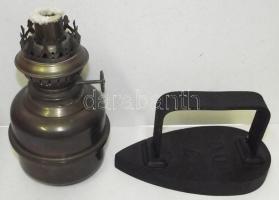 Nagy vegyes bolhapiac tétel: üvegtálak, cukorkakínálók, petróleumlámpa búra nélkül, úti vasaló, fara...