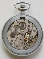 Molnija modern mechanikus zsebóra, fedőlapján színes, népies motívumú díszítéssel /
Molnija modern p...