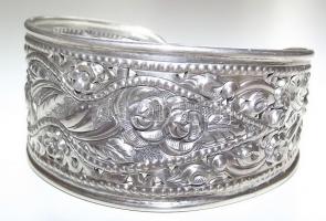 Gyönyörű szecessziós ezüst (Ag) karreif /
Silver bracelet d:7cm 34,9gr