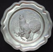 Vadászjelenetet ábrázoló jelzett ón dísztányér / Tin plate with hunting scene 23cm