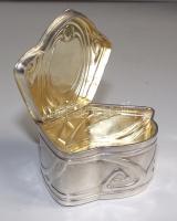 cca 1900 Szecessziós ezüst (Ag) szelence belső aranyozással (Au) az Osztrák-Magyar Monarchia behozat...