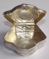 cca 1900 Szecessziós ezüst (Ag) szelence belső aranyozással (Au) az Osztrák-Magyar Monarchia behozat...