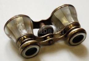 cca 1900 Kis réz színházi látcső gyöngyházberakással, P.M. monogrammal, hibátlan állapotban /
Brass ...